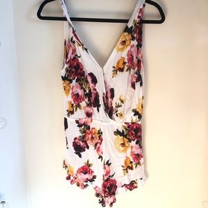 KENDALL & KYLIE FLORAL ROMPER